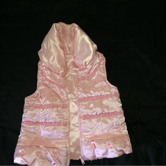 Girls pretty in pink vest. Size 5. Very soft material - Picture 1 of 3